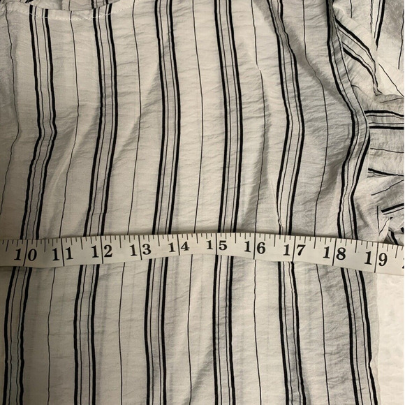 Vince Camuto Top Women's Size Small Cropped Ruffle Tiered Sleeve Twee Striped - Picture 3 of 4